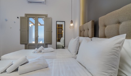 Phaedra Family Suite with Caldera View