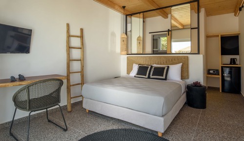 Deluxe Studio Suite, Poolside