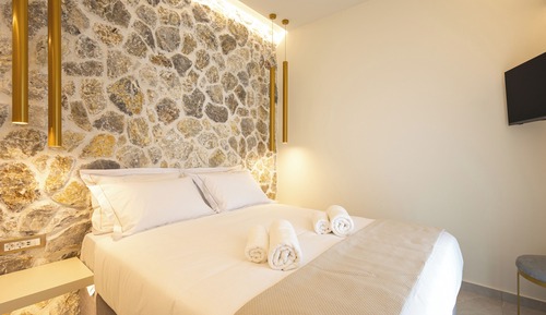 Maisonette with Private Pool, Sea View