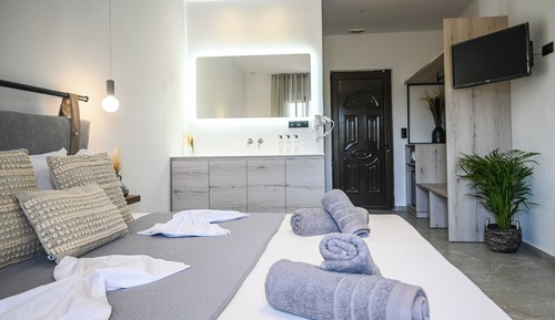 Luxury Double Room, Balcony, Pool View