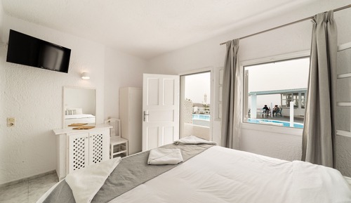 Standard Room Pool Level
