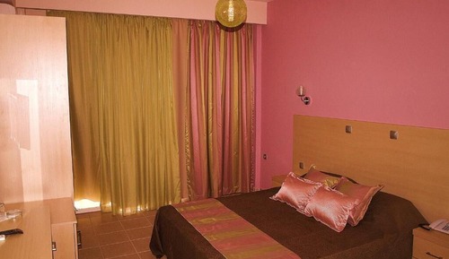 Standard Room with Trundle Bed