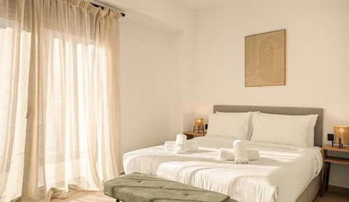 Superior Triple Room, Balcony, City View