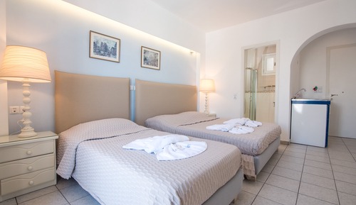 Classic Triple Room, Partial Sea View (3 Adults)