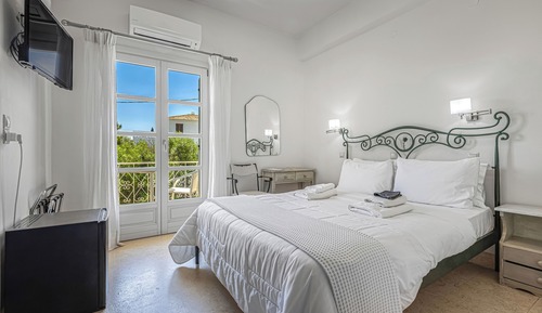 Single Room with Balcony, Garden View