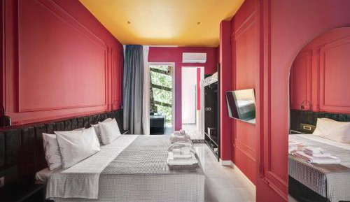 Deluxe Suite with Spa Bath