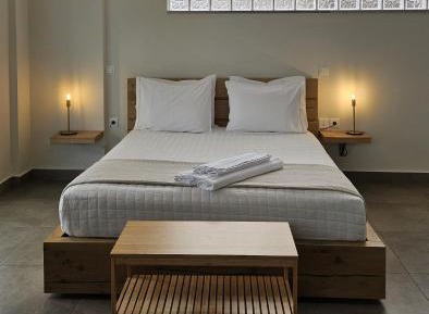Deluxe Double Room (2 Adults + 1 Child)