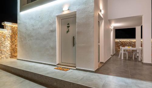 Studio - Split Level