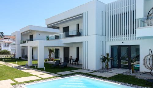 One-bedroom Apartment With Pool Access