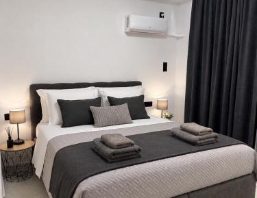 Two-Bedroom Deluxe Apartment with Balcony