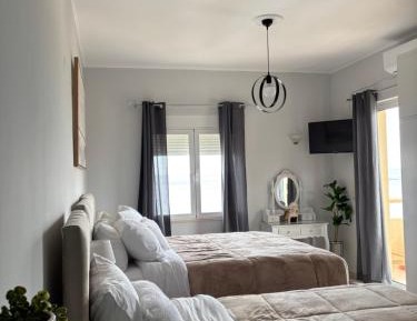Studio with Sea View (3 Adults)
