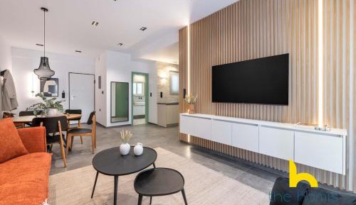 Three-Bedroom Apartment with Balcony