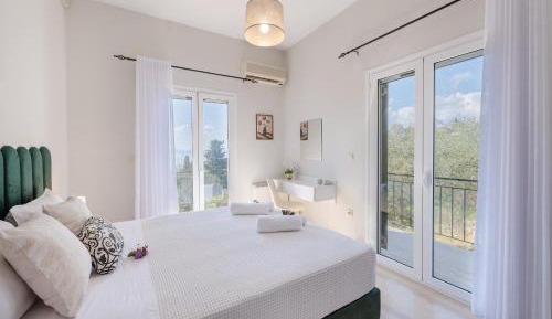 One-Bedroom Apartment with Balcony and Sea View