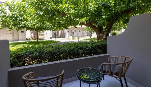 Junior Suite with Garden View
