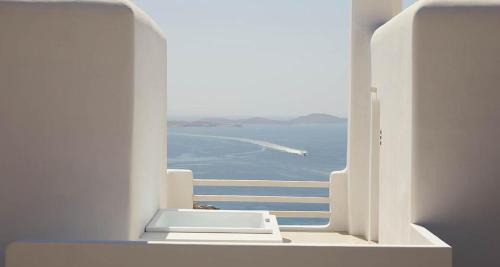 Deluxe King Room with Terrace and Hot Tub - Sea View/Non-Smoking