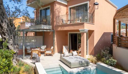 Deluxe Family Suite with Private Pool