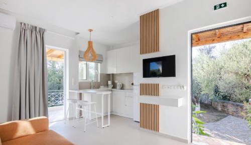 Two-Bedroom Deluxe Apartment with Ocean View