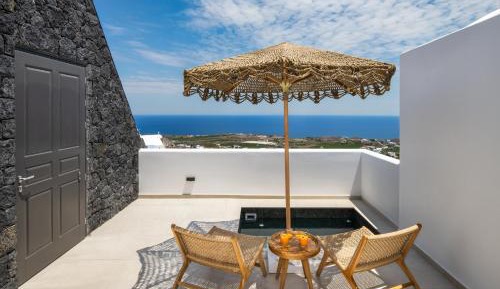 Superior Suite with outdoor jacuzzi