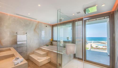 Aqua Marine Suite Waterfront with Outdoor Whirlpool and Gym