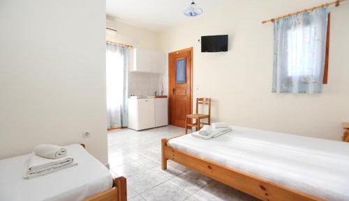 Studio (3 Adults)