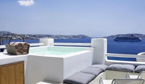 Deluxe Sea View Suite with outdoor mini plunge pool