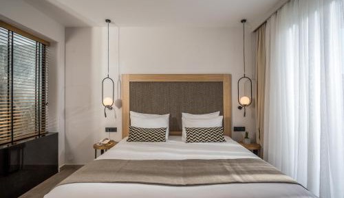 Double Room with Hot Tub (2 Adults)