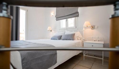 One-Bedroom Apartment with Sea or Side Sea View