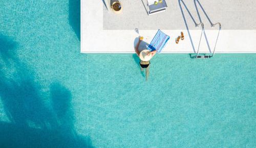 Queen Suite with Pool View