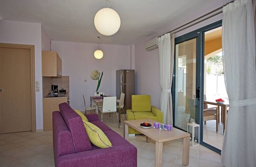 Adelianos Kampos Hotel | Carme Villas