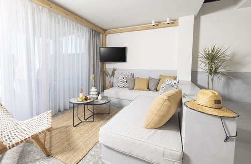 Paliouri House | Kaktus Suites Private Pool