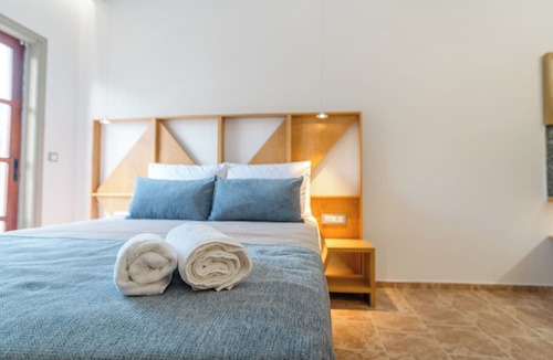 Palaiochora Apartment | Manos Studios