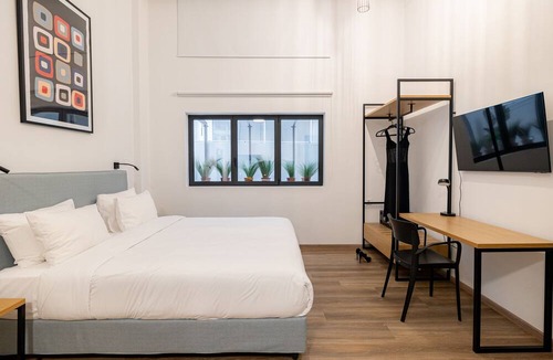 Nea Smirni House | Earos Urban Living