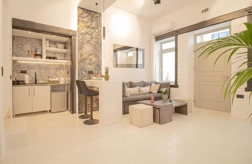 Little Venice Bed & Breakfast | CAPRI Downtown Rooms
