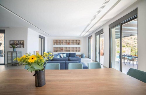 Kounelion Villa | Sea View 6 Bedroom Villa With a Heated Pool