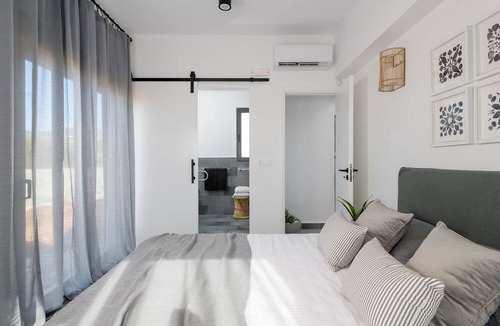Lahania Villa | Seawater Villa