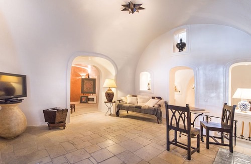 Finikia Hotel | Heliophos Boutique Caves