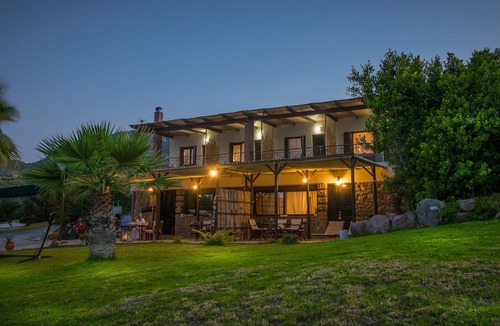 Agios Georgios Bed & Breakfast | Cavo Petra