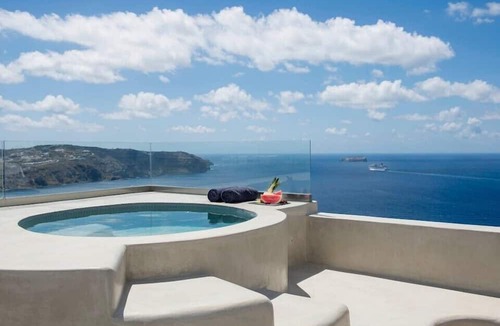 Megalochori Hotel | Caldera's Dolphin Suites