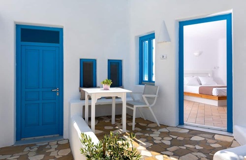 Kamari Hotel | Seaside Breeze