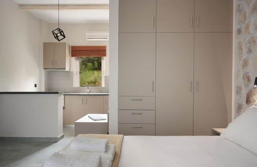 Pefki Hotel | Irene Studios
