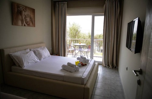 Nea Skioni Hotel | Crown Hotel