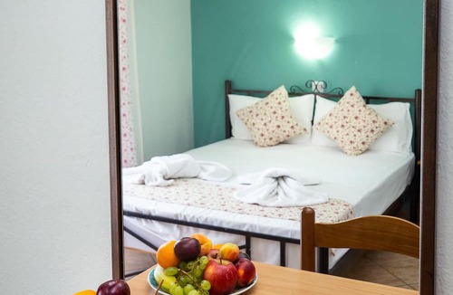 Potos House | Famelia Studios Lampiris