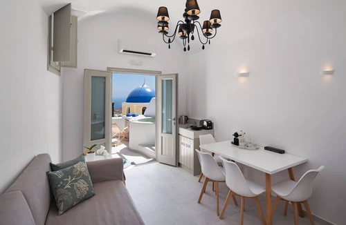 Fira House | Altemar Suites