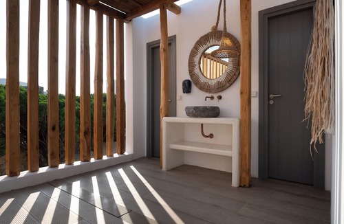 Naousa Hotel | Kosmitis Suites & Villas