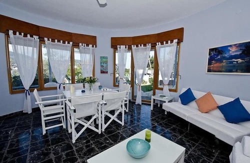 Skopelos Town House | Karavos Sea View Apartments