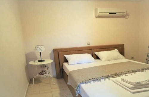 Paralio Astros Villa | Glyfada Villas 2