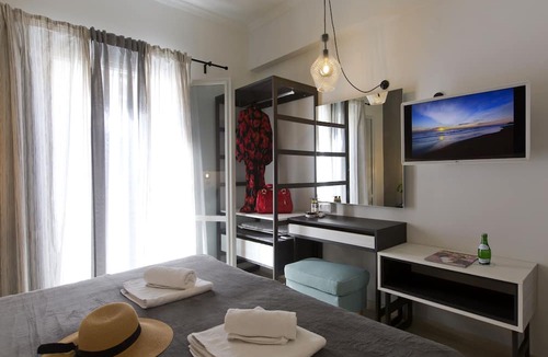Old Town Hotel | ANNUNZIATA URBAN SUITES by LOC HOSPITALITY