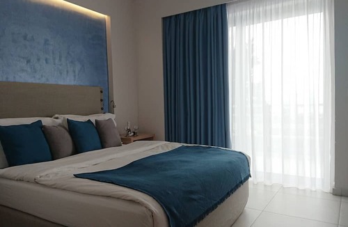 Loutraki Hotel | Diolkos Studios