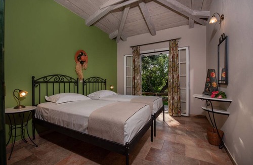 Alonia Hotel | Ilyessa Cottages
