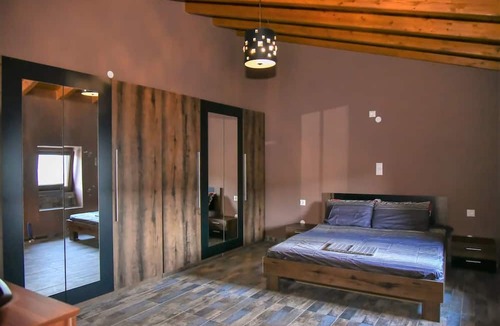Vlachiana Villa | Villa 4 Season Poolside Paradise in Crete